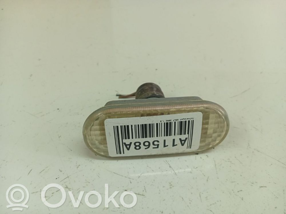 Volkswagen Golf IV Semnalizator bară față