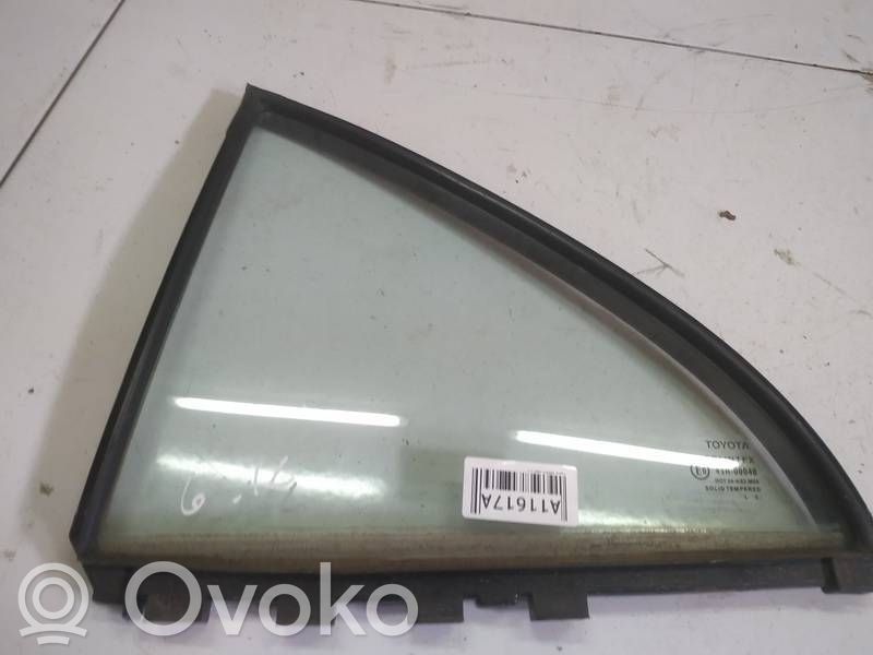 Toyota Avensis T250 Vetro del deflettore posteriore 