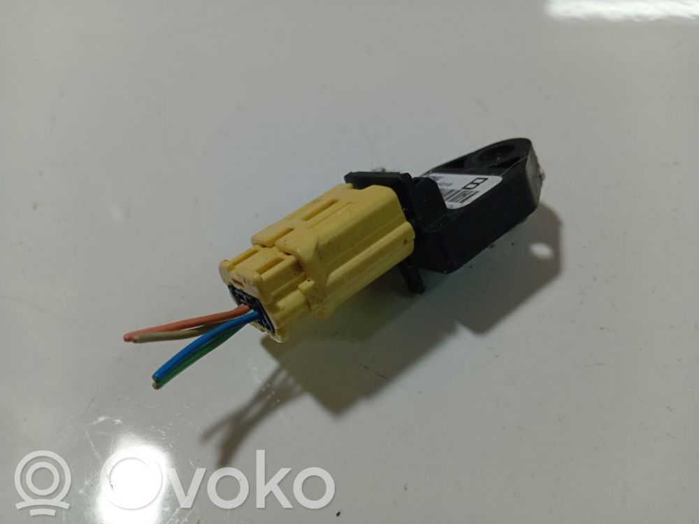 Toyota Avensis T250 Senzor impact/declanșare airbag 