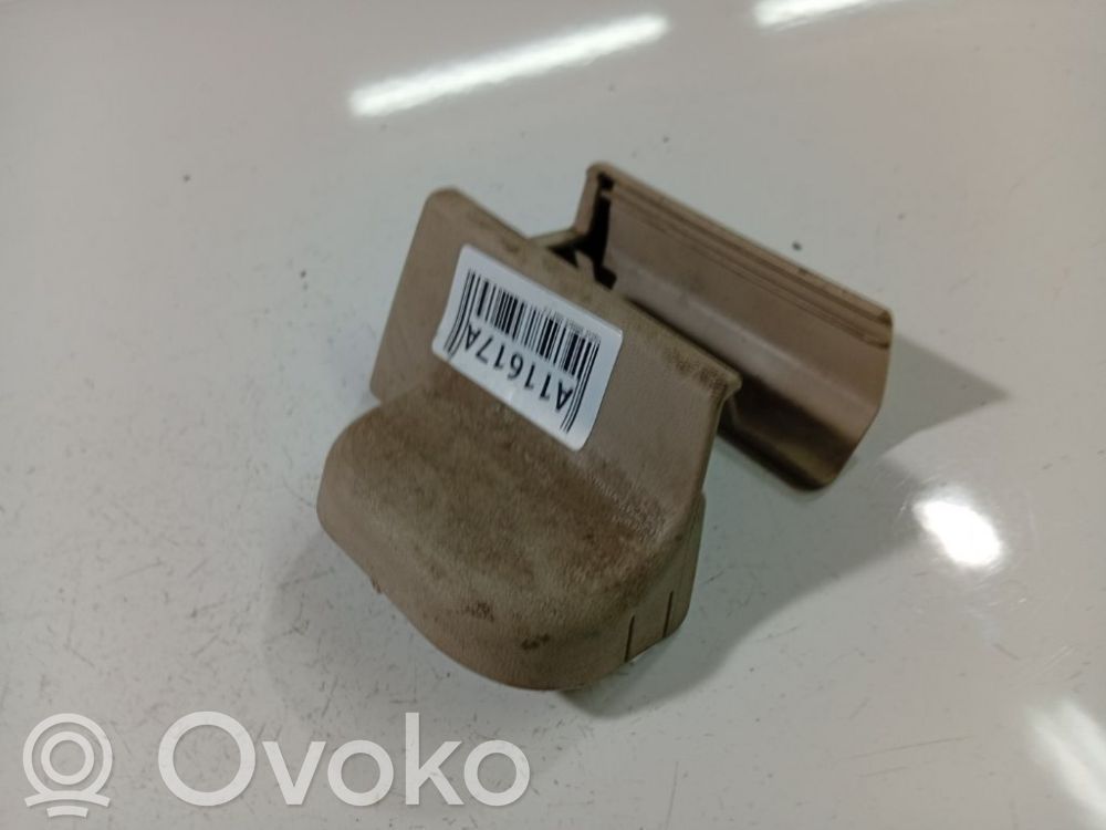 Toyota Avensis T250 Rivestimento inferiore laterale del sedile posteriore