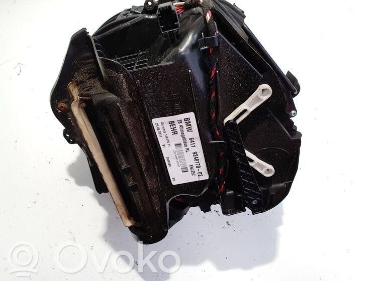 BMW 5 F10 F11 Montaje de la caja de climatización interior 