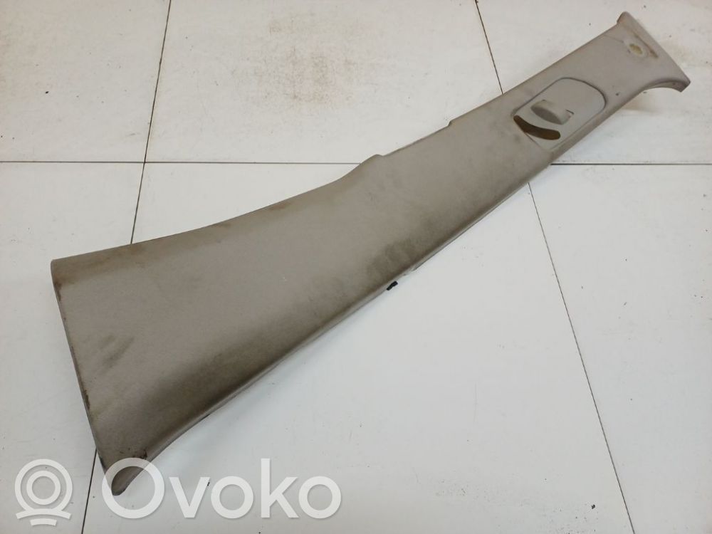 Osłona górna słupka / B   2516907925,2516907925,2516907925