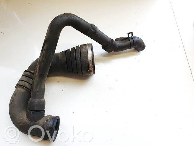 Volkswagen PASSAT B5 Furtun/conductă intercooler