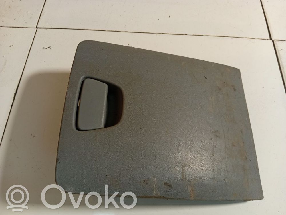Iveco Daily 30.8 - 9 Boite à gants