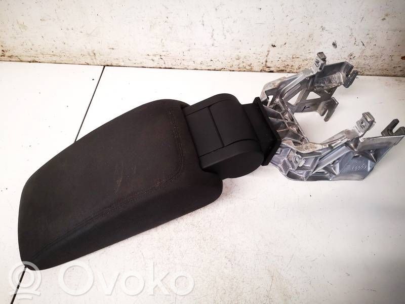 Audi A3 S3 8V Reposabrazos 