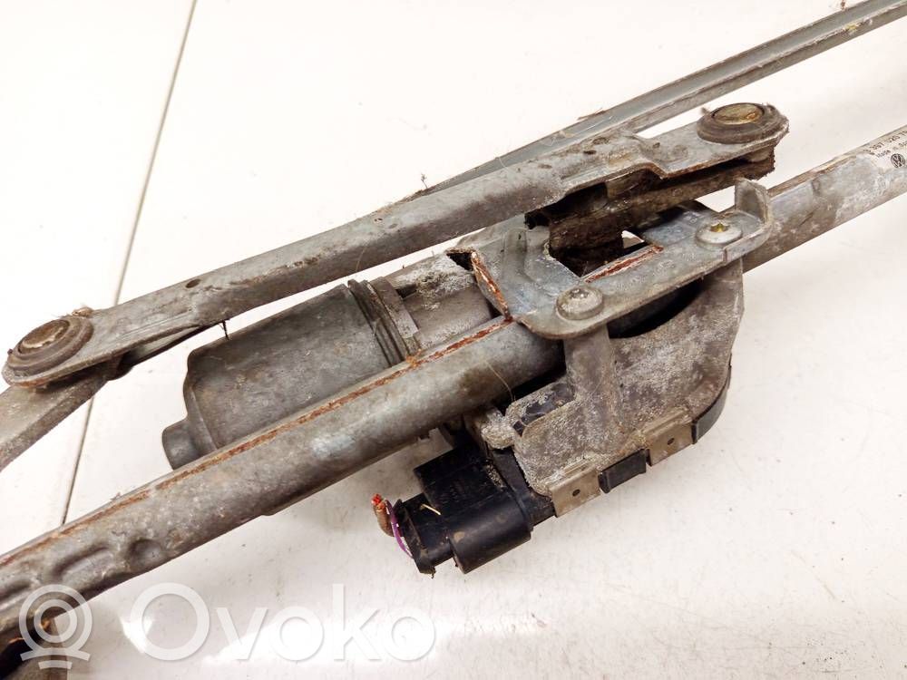 Volkswagen Golf V Moteur d'essuie-glace