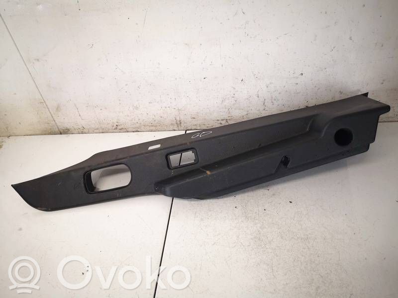 Muu vararenkaan verhoilun elementti   GS1M6884Z,GS1M6884Z,GS1M6884Z