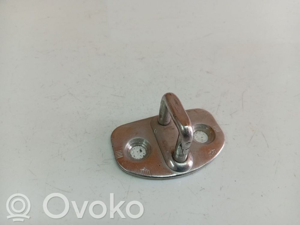 Volkswagen Golf IV Rygiel zamka drzwi przednich 