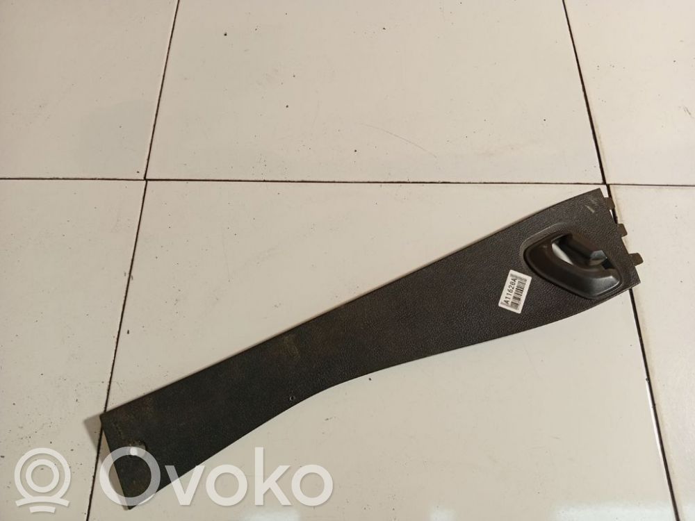 Volvo V70 Revêtement de pilier (bas)
