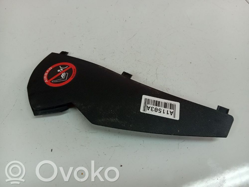 Nissan Micra Moldura del extremo lateral de panel 