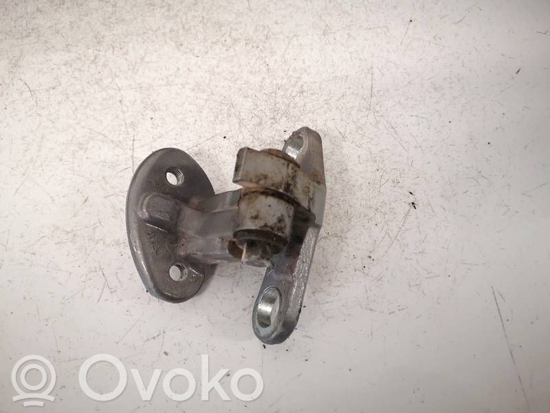 Volvo V50 Takaoven alasarana