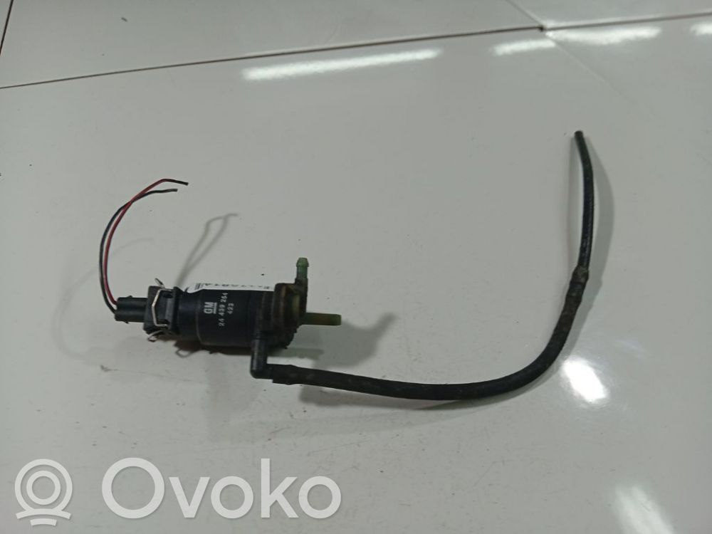 Opel Corsa C Pompa spryskiwacza szyby przedniej / czołowej 
