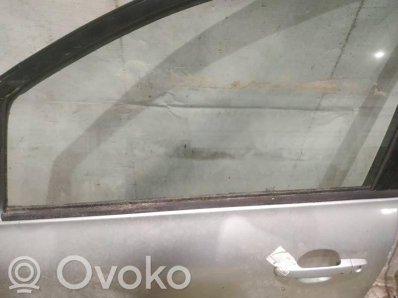 Toyota Avensis Verso Etuoven lasin muotolista