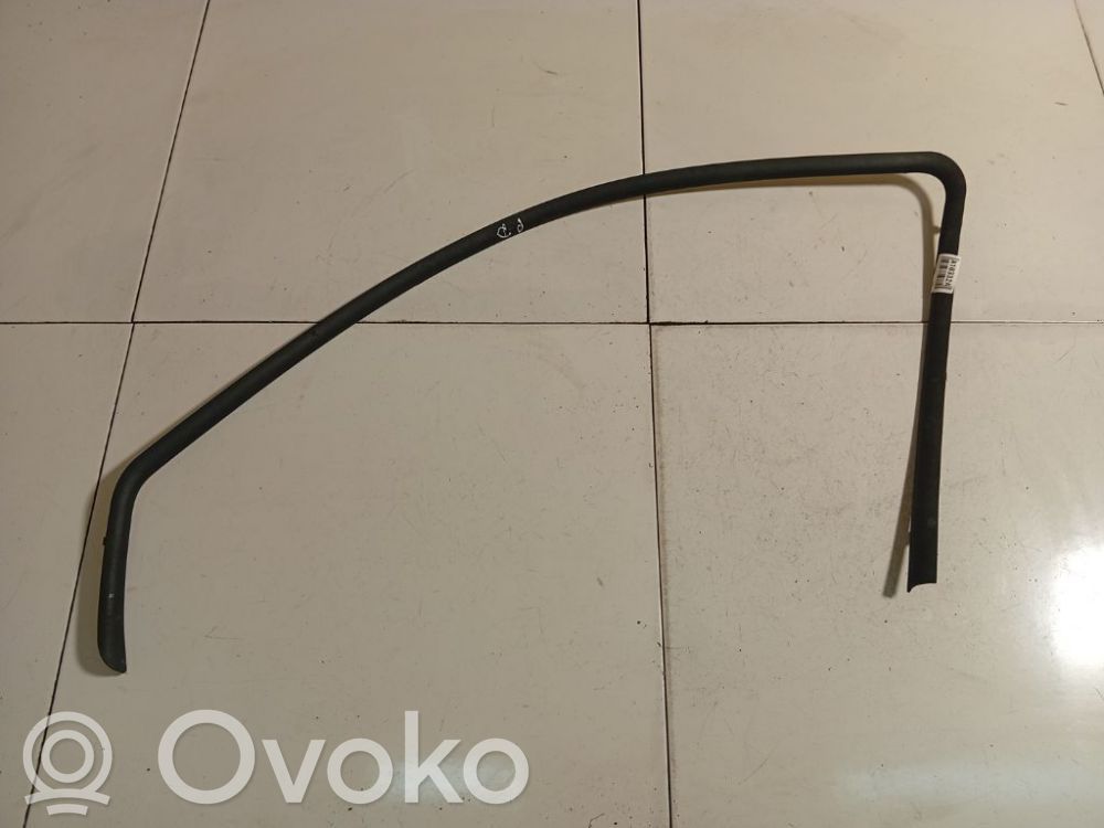 Peugeot 807 Moulure de vitre de la porte avant