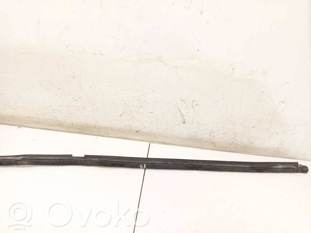 Opel Insignia A Takaoven kumitiiviste 