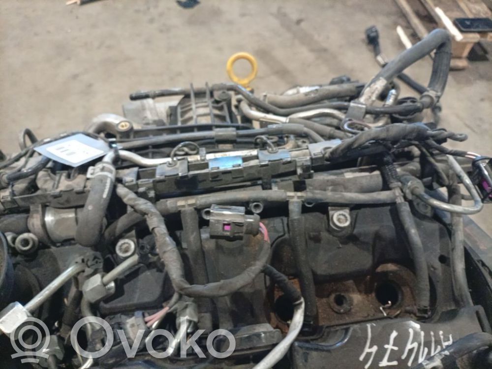 Volkswagen PASSAT B7 Listwa wtryskowa