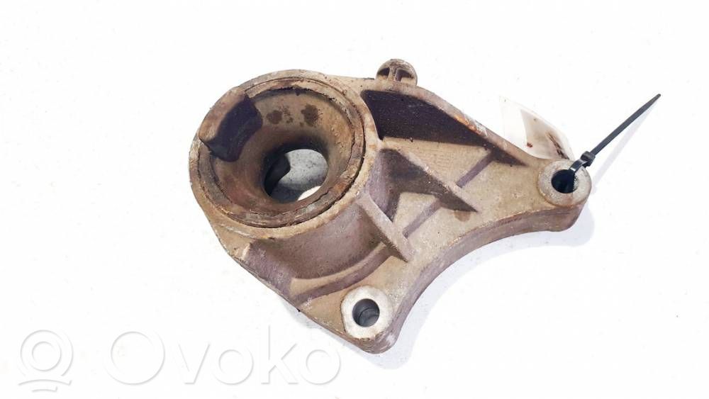 Opel Meriva A Engine mount bracket