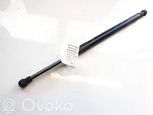 BMW 2 F22 F23 Takaluukun tuen kaasujousi