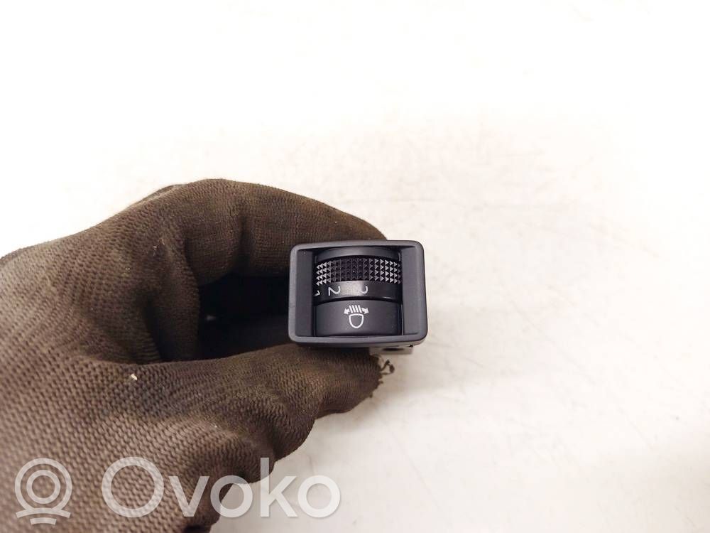 Nissan Qashqai Interruptor de control de altura del faro delantero 