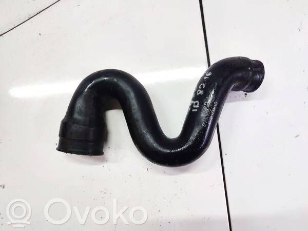 Audi A4 S4 B5 8D Välijäähdyttimen letku