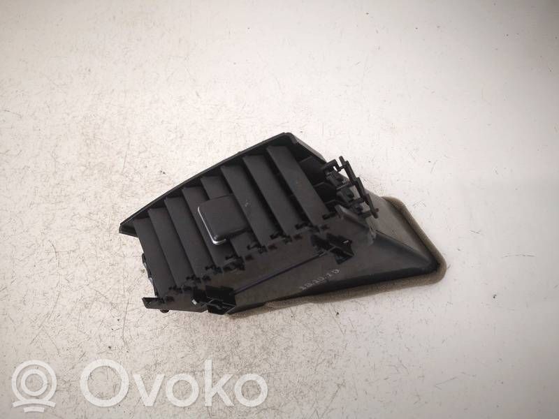 Mitsubishi Outlander Moldura protectora de la rejilla de ventilación lateral del panel