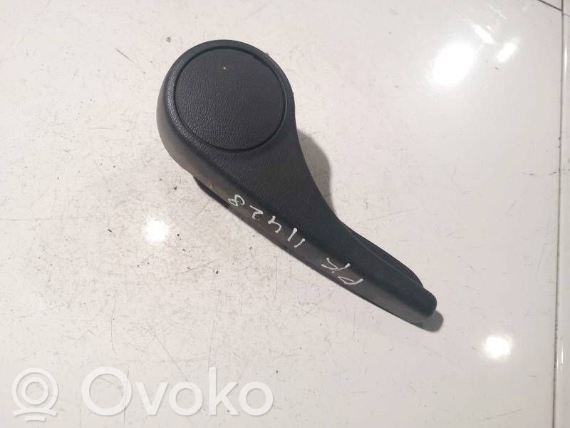 Hyundai i30 Capac lateral scaun spate jos