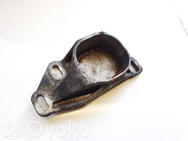 Audi A4 S4 B7 8E 8H Łapa / Mocowanie silnika 