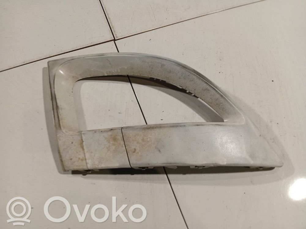 Pontiac Vibe Unteres Gitter dreiteilig vorne
