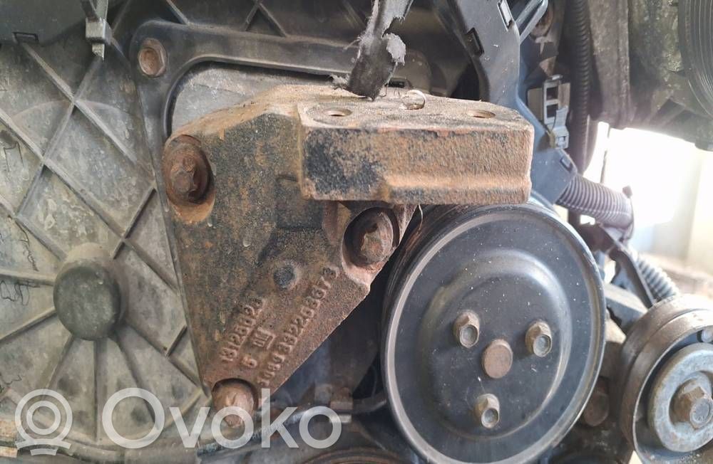 Opel Astra H Łapa / Mocowanie silnika 