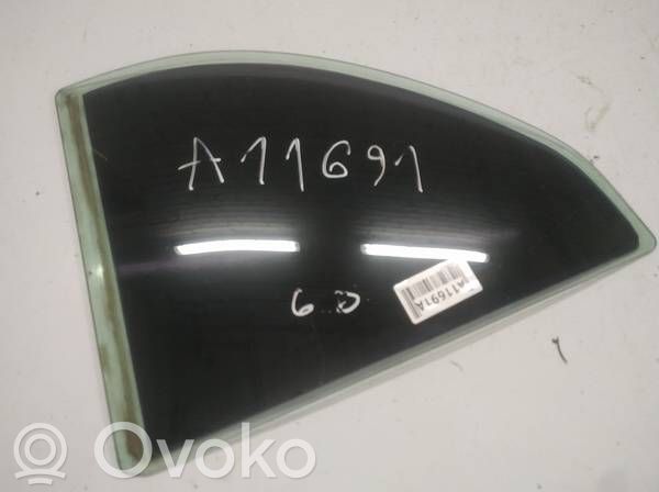 Toyota Yaris Vetro del deflettore posteriore