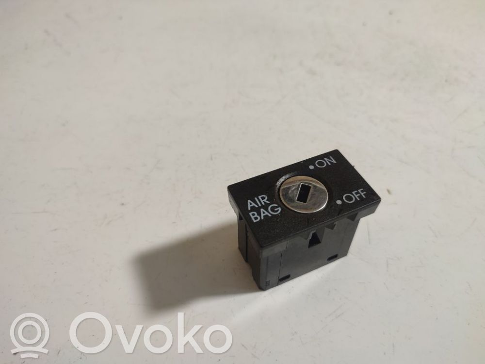 Volkswagen Touran I Interruptor de encendido/apagado del airbag de pasajero 