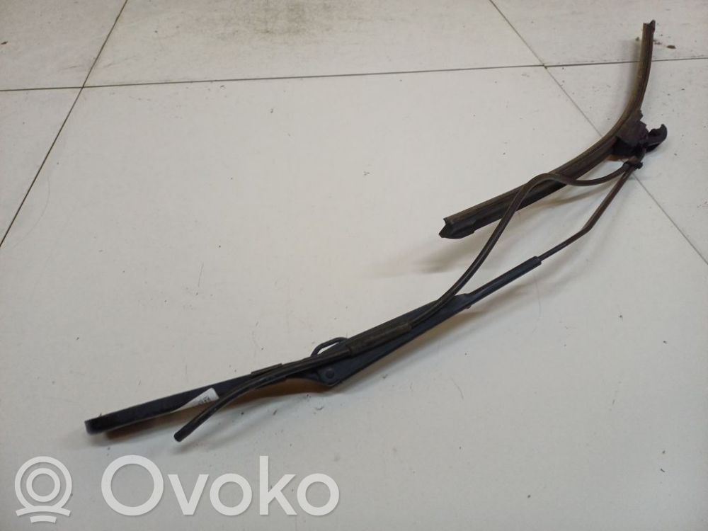 Iveco Daily 30.8 - 9 Bras d'essuie-glace avant