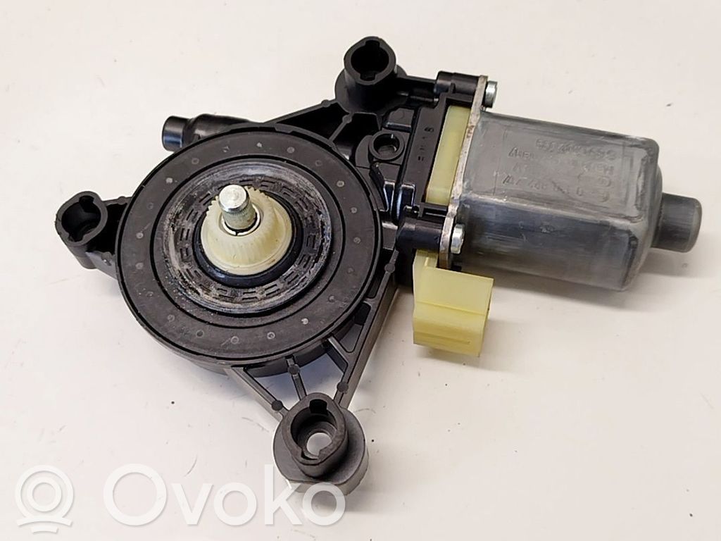 Volkswagen Golf VII Silnik regulatora szyby drzwi przednich