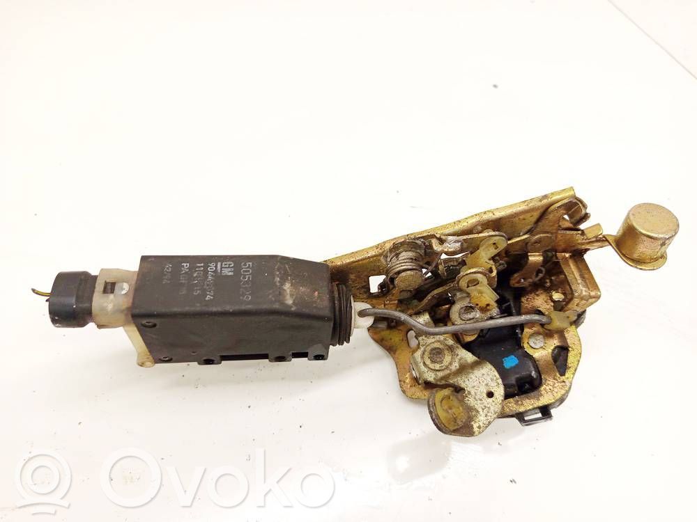 Opel Astra F Aizmugurē slēdzene