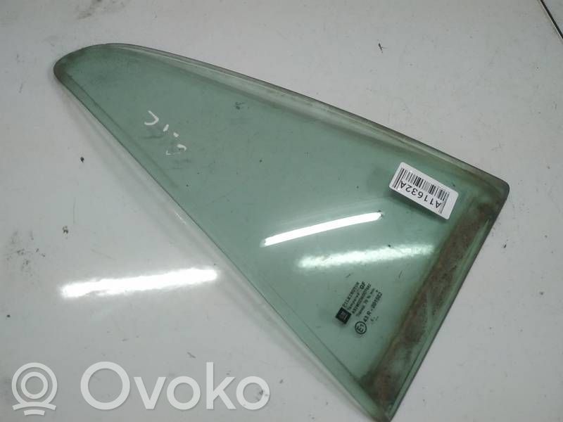 Opel Astra H Ventanilla de ventilación de la puerta trasera