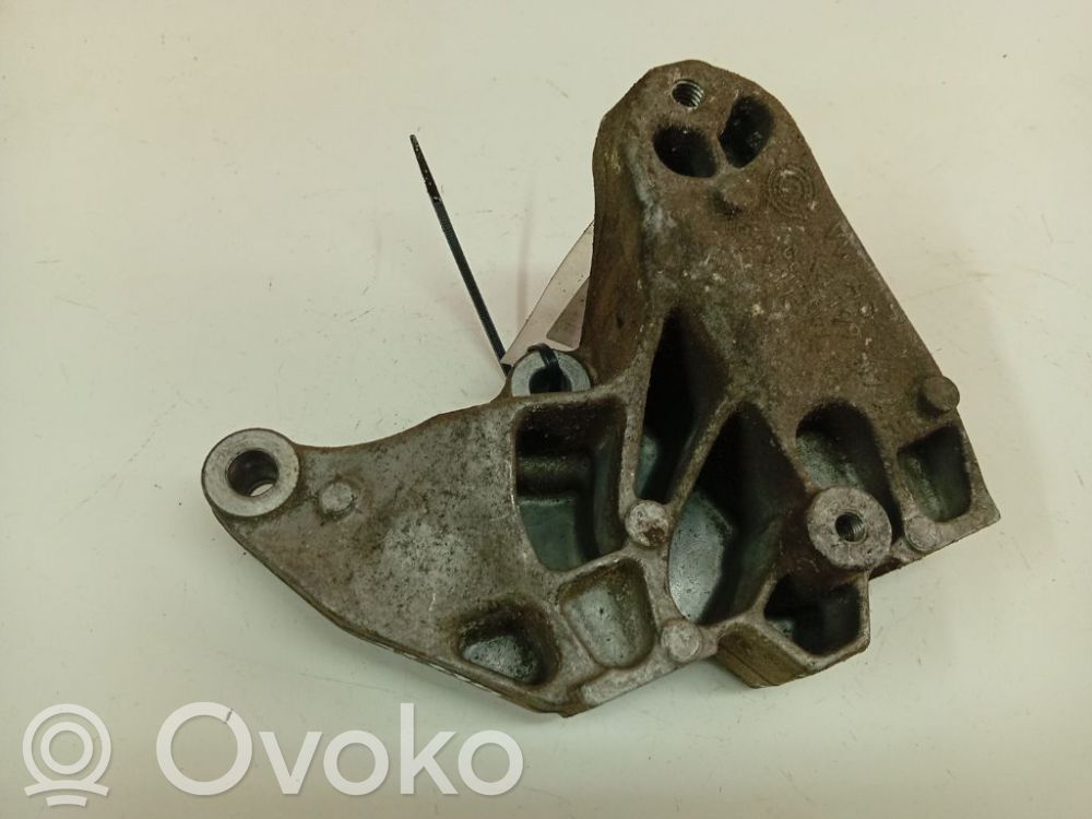 Volkswagen Touran I Łapa / Mocowanie silnika