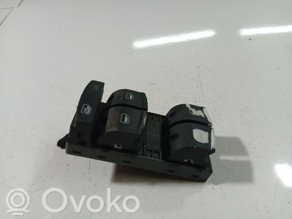 Audi A6 S6 C6 4F Przyciski szyb 