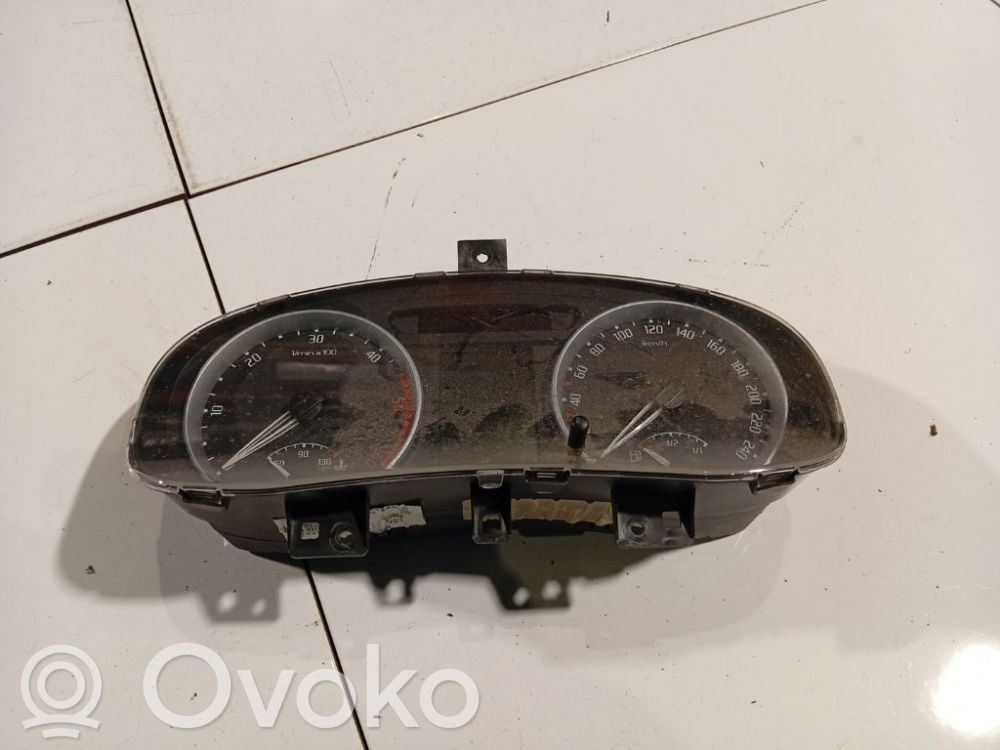 Skoda Fabia Mk2 (5J) Licznik / Prędkościomierz 
