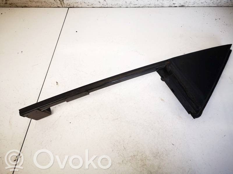 Toyota Prius (XW30) Moulures des vitres de la porte arrière