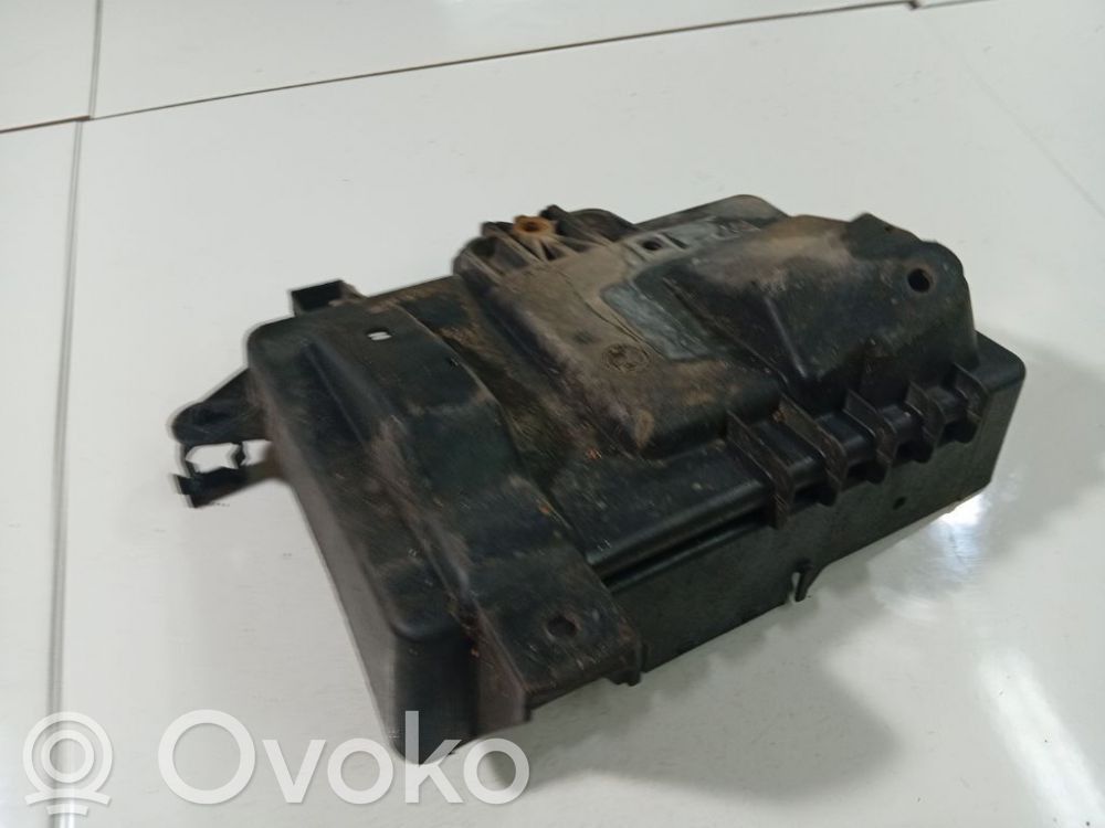 Opel Astra G Akumulatora kaste 
