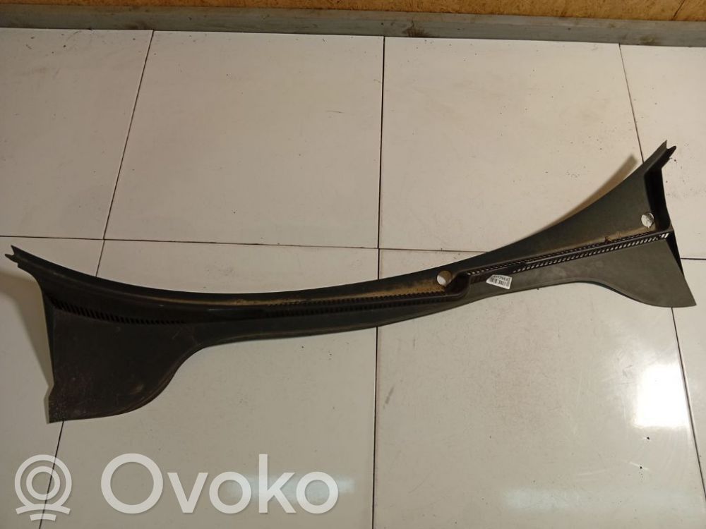 Volkswagen Golf V Wiper trim 
