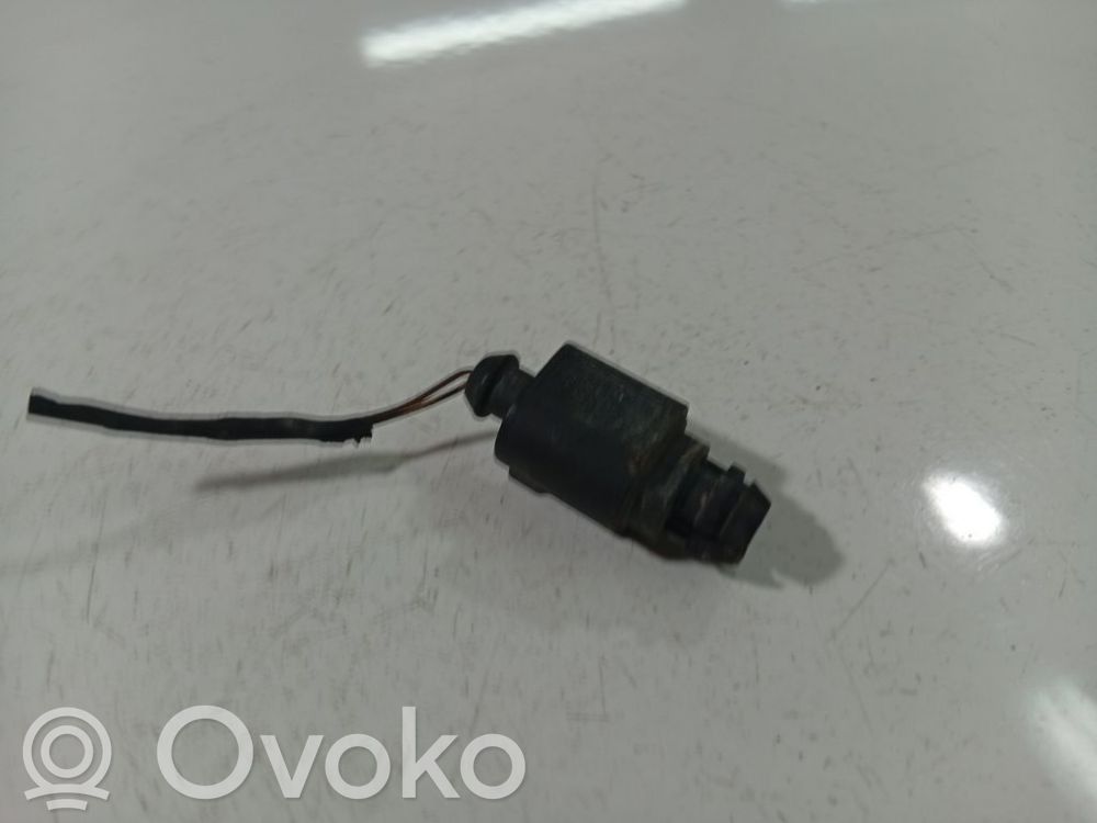Volkswagen Golf V Czujnik temperatury zewnętrznej 