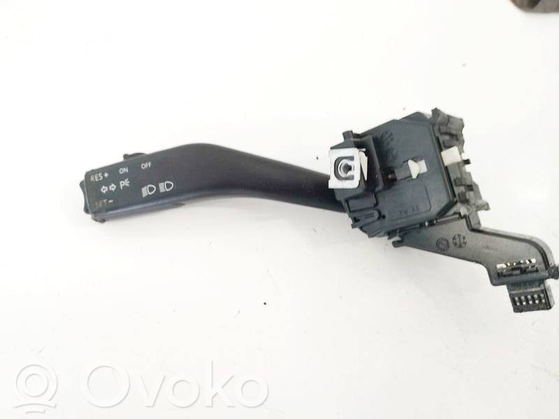 Seat Leon (1P) Manetka / Przełącznik kierunkowskazów 