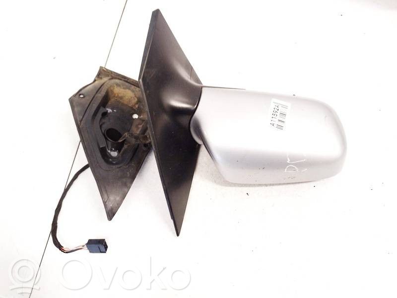 Toyota Yaris Elektryczne lusterko boczne drzwi przednich 