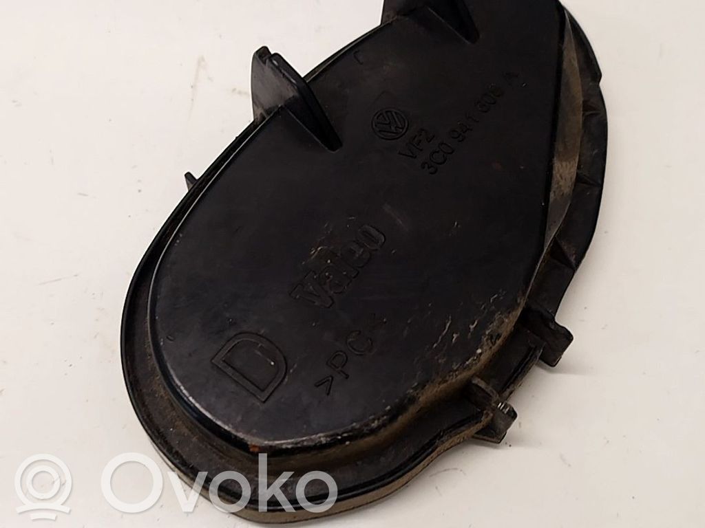 Volkswagen PASSAT B6 Headlight/headlamp dust cover
