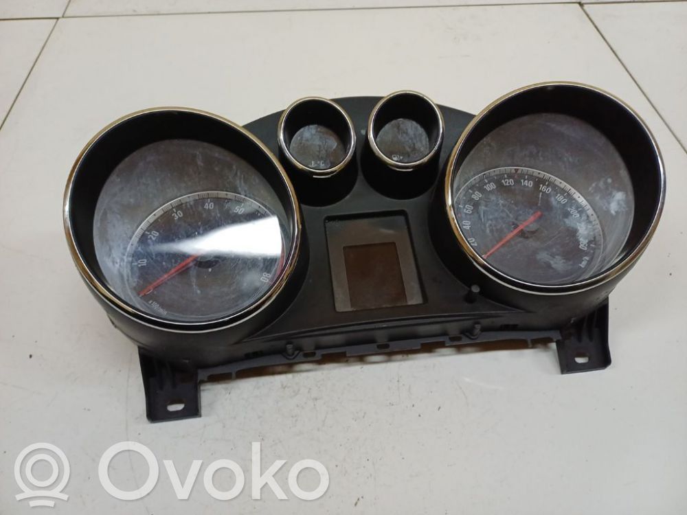 Opel Insignia A Compteur de vitesse tableau de bord 
