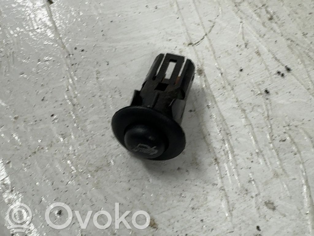 Chrysler 300 - 300C Interruptor para abrir la puerta trasera 
