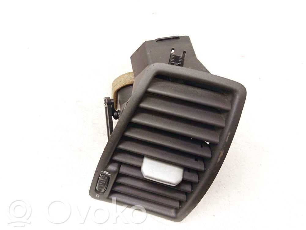 Volvo XC90 Rejilla de ventilación central del panel
