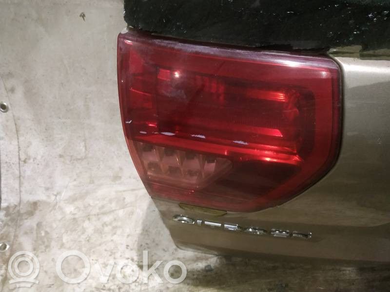 Citroen C5 Feux arrière sur hayon 