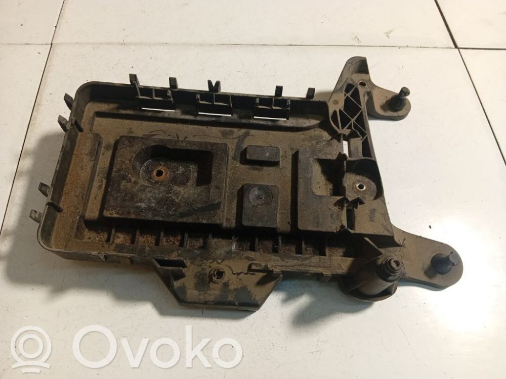 Volkswagen Golf Plus Support boîte de batterie 